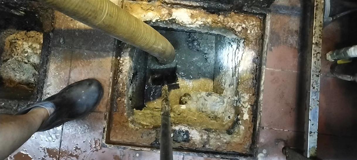 海勃湾污水池清理一般都有毒气，怎么预防中毒呢？