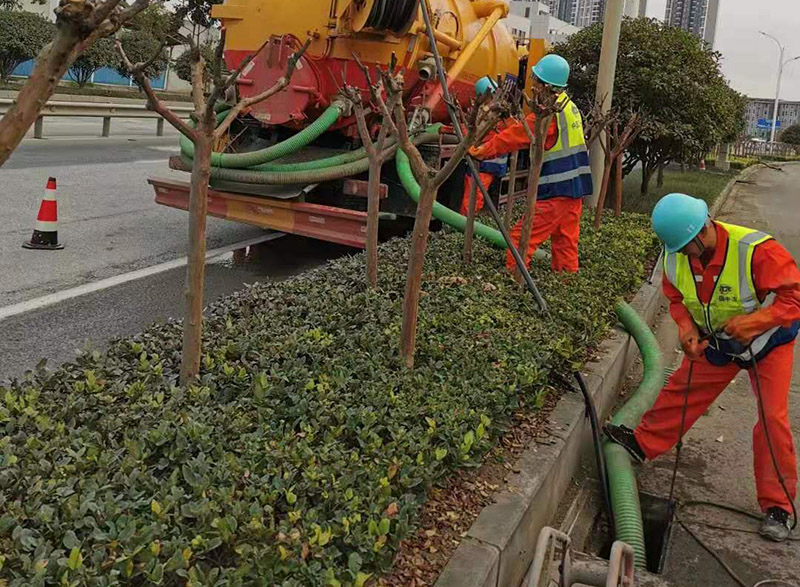 海勃湾市政管道清淤