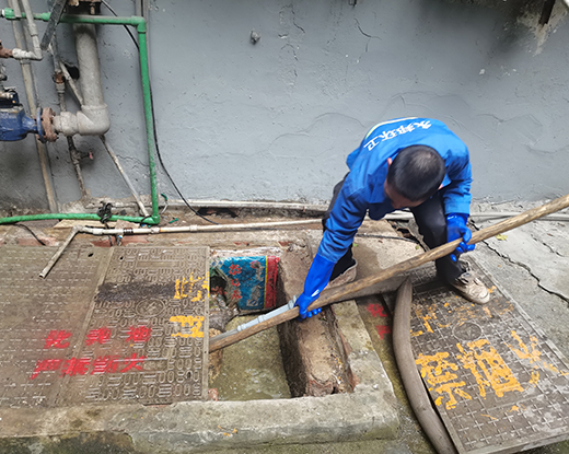 海勃湾清掏化粪池