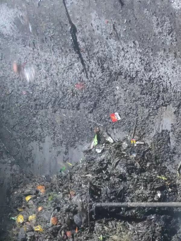 海勃湾污水池清理